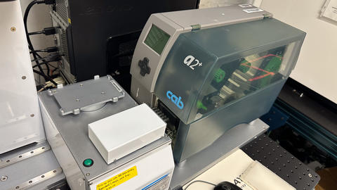 cab microplate labeler close up